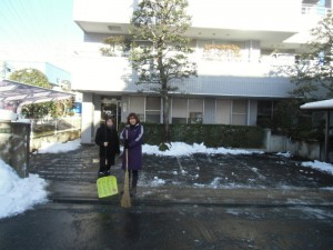 川越歯科医院　雪かき